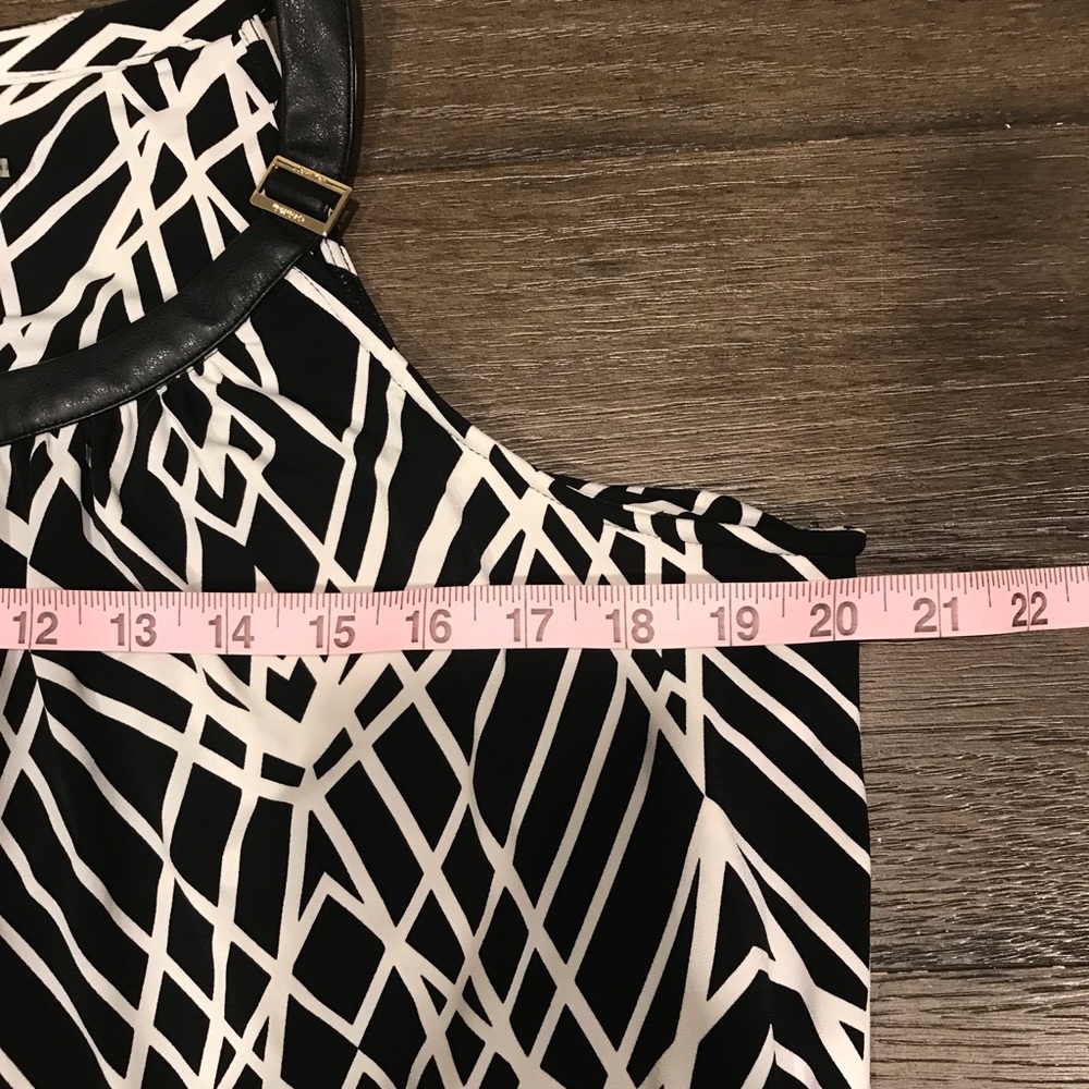 Women’s Cute Tank Top With Built In Bra - Picture 7 of 9
